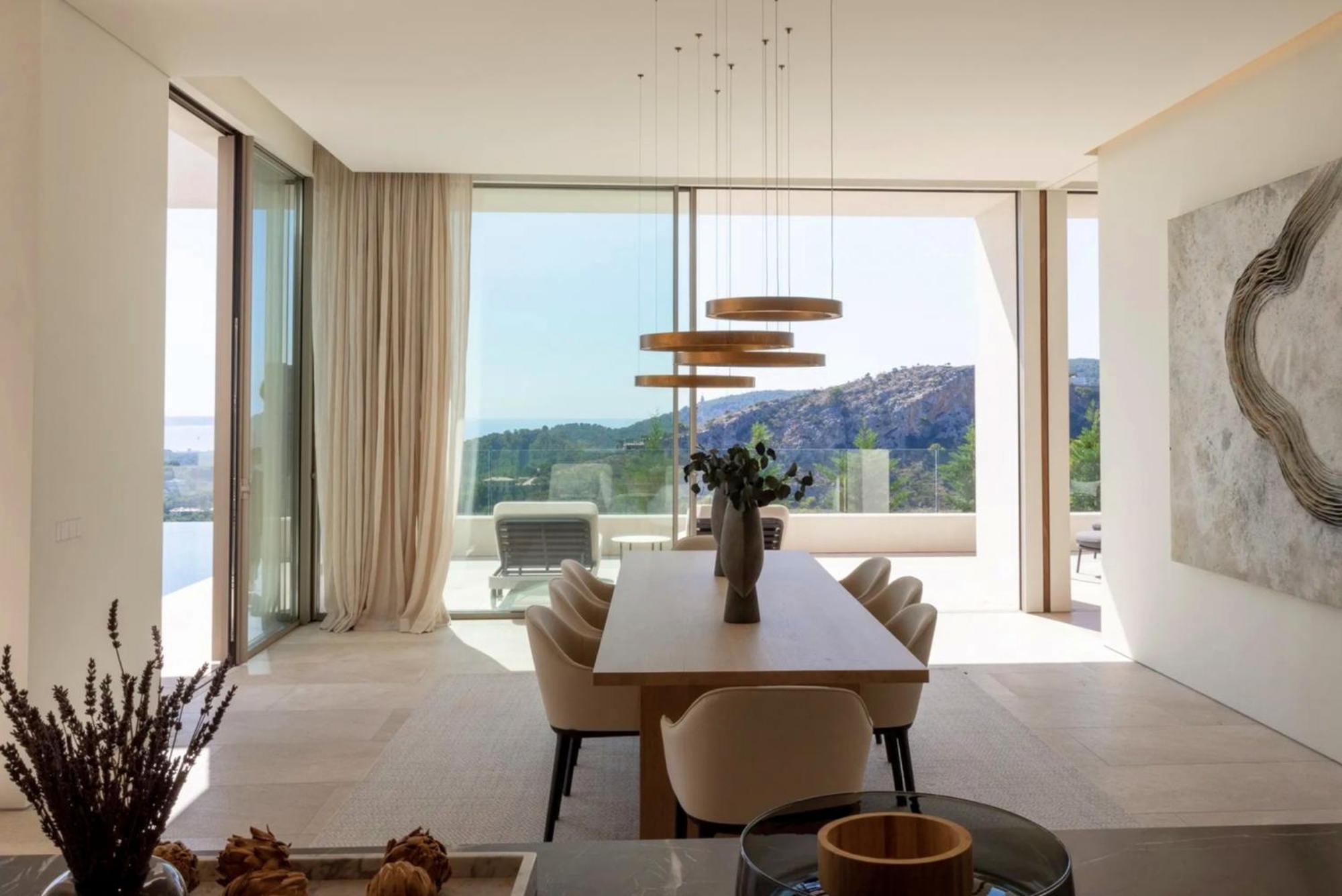 Breathtaking Triniatro With Amazing Views Son Vida