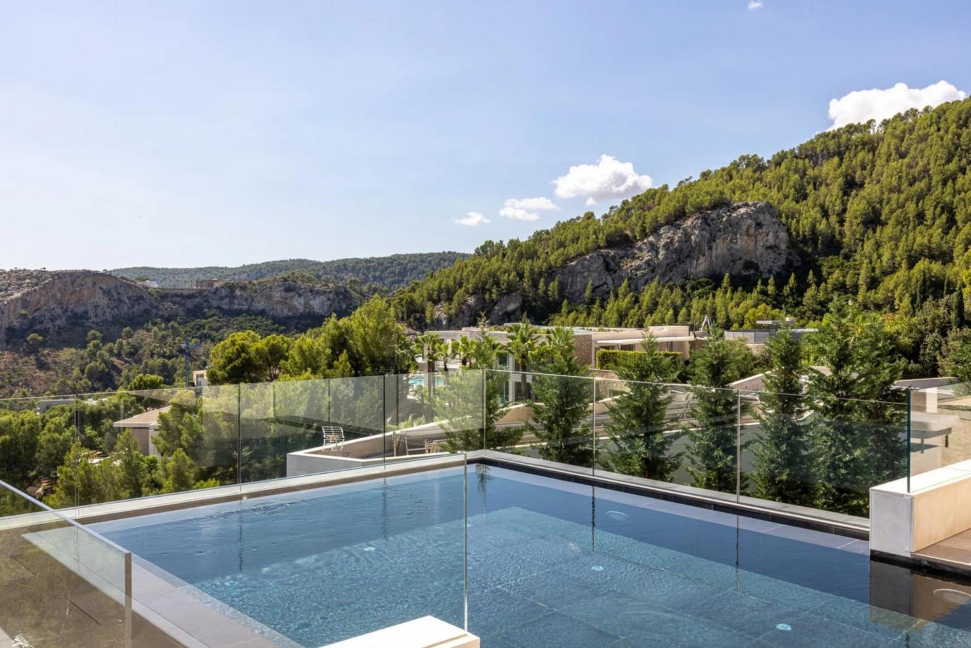 Villa Breathtaking Triniatro With Amazing Views
